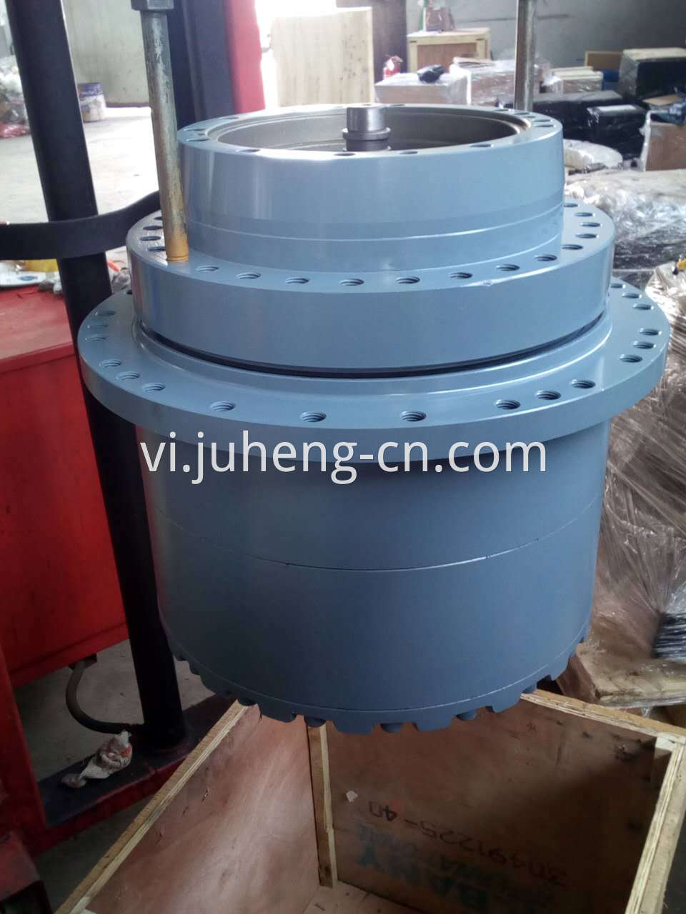 R210LC-7 travel gearbox